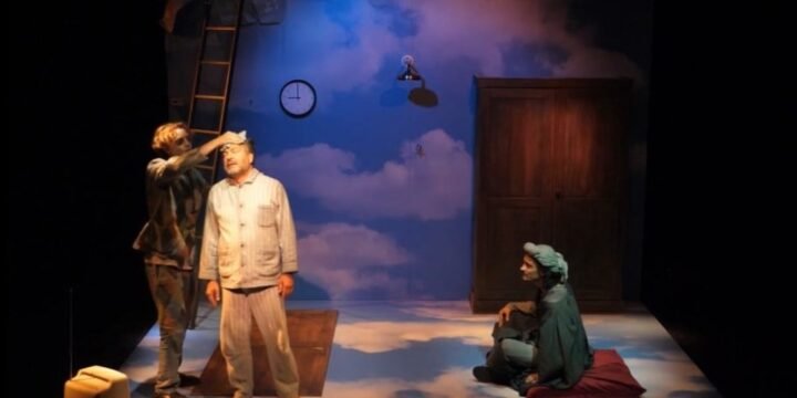 Una scena dello spettacolo "Giobbe" per la regia di Federico Olivetti al Teatro Out Off di Milano