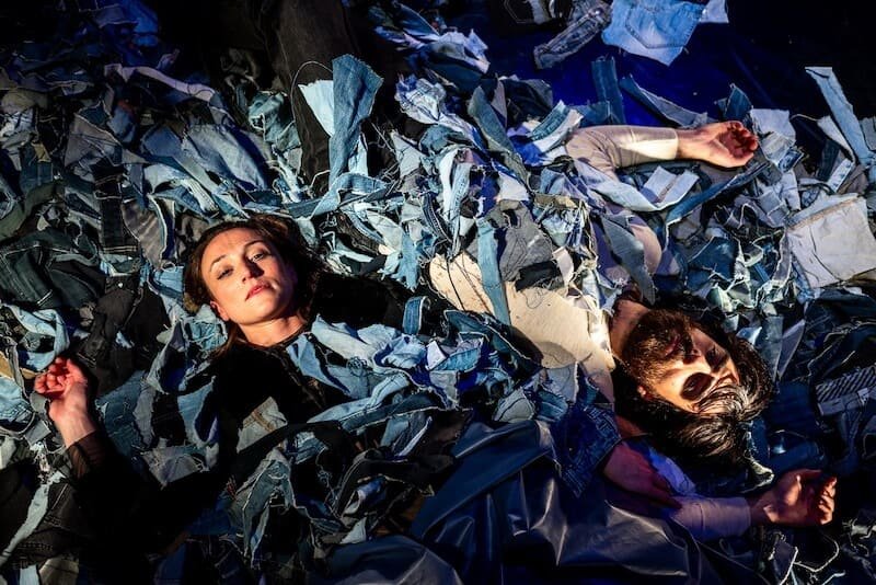 Benedetta Brambilla e Sebastiano Sicurezza in "Barbablù" di Campsirago Residenza. Foto di Alvise Crovato